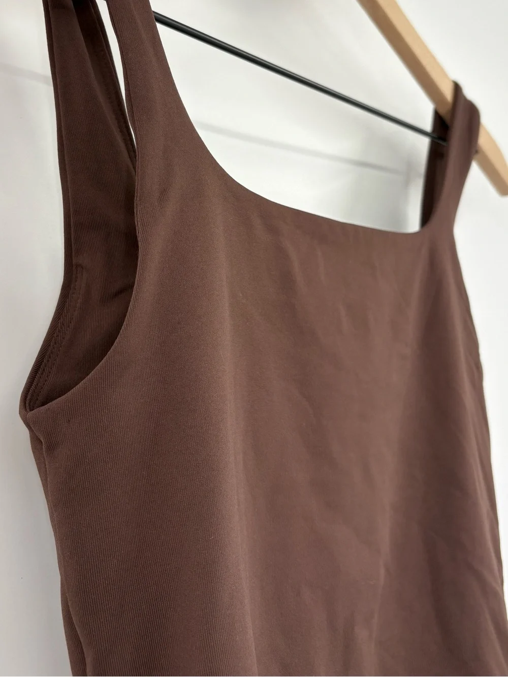 Aritzia Babaton Contour Pursue Squareneck Bodysuit Brown Medium - Picture 16 of 16